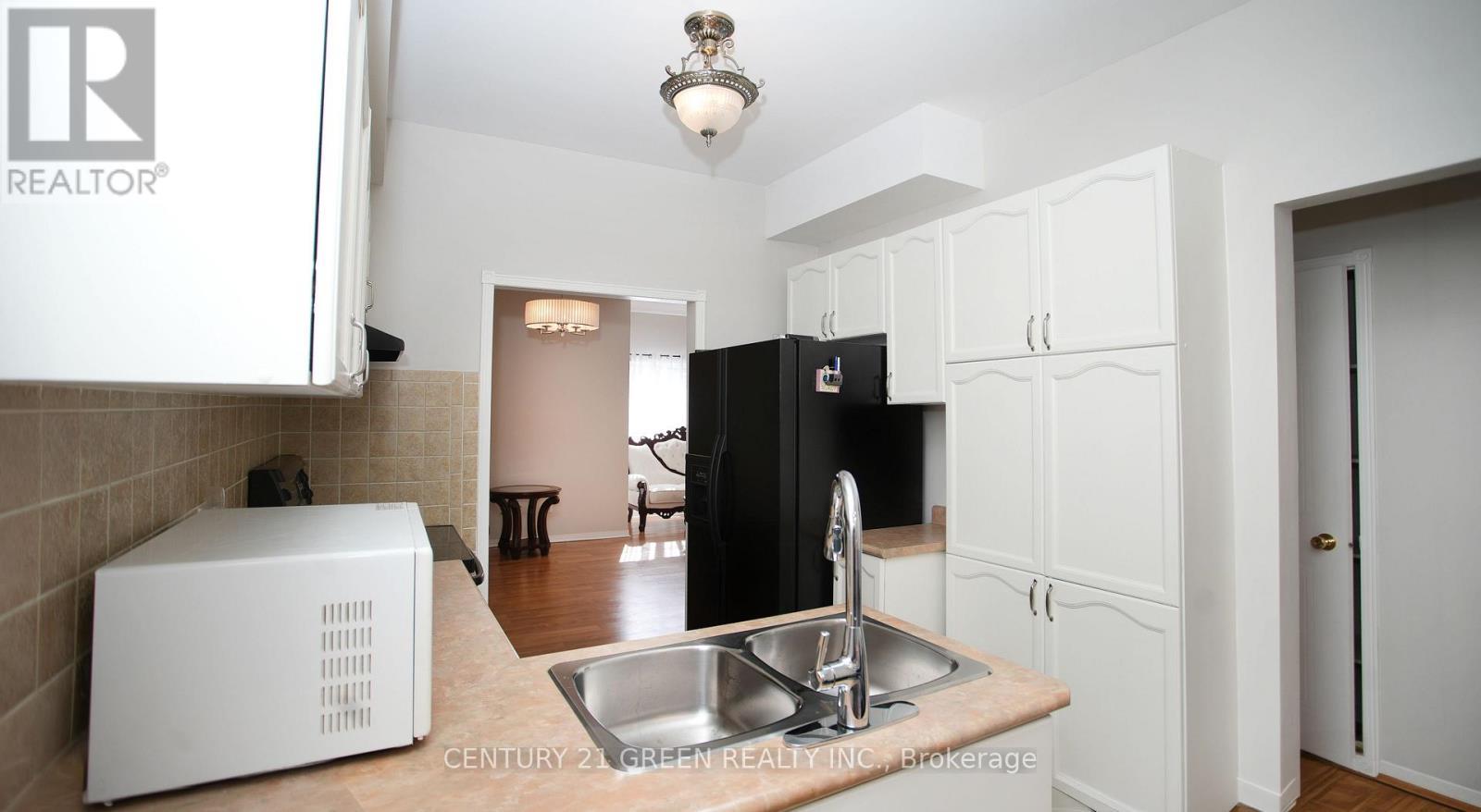 836 Avocado Crescent, Mississauga, ON