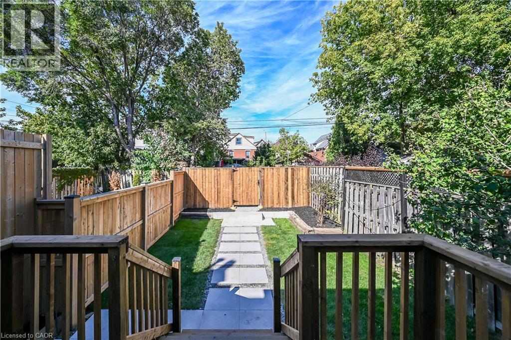 145 Edgemont Street N, Hamilton, ON