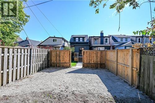 145 Edgemont Street N, Hamilton, ON 