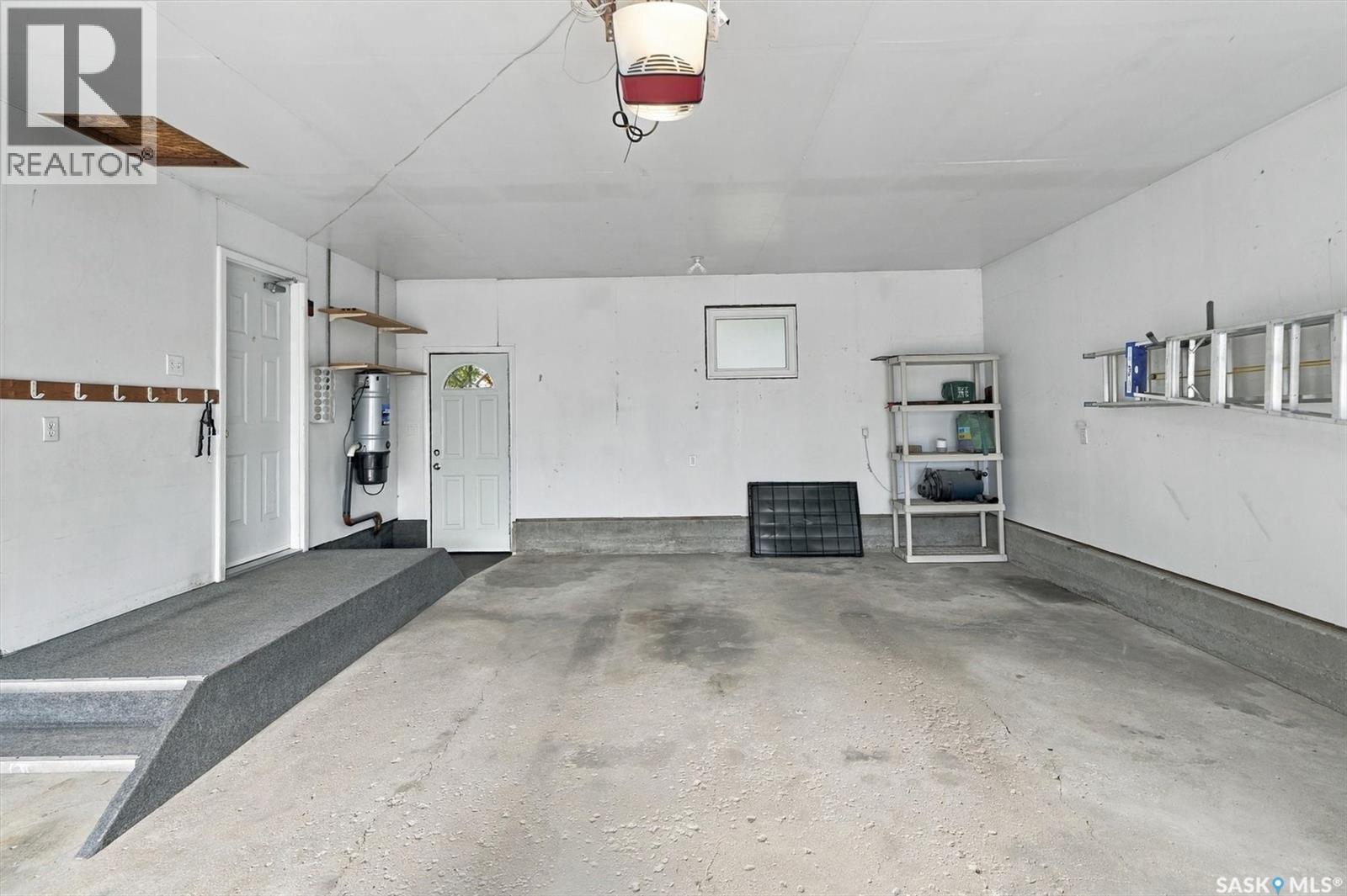 42 Kootenay Drive, Saskatoon, SK