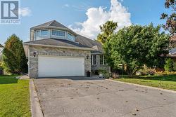 605 FERNMOOR DRIVE Kingston (East Gardiners Rd), ON K7M 8K5