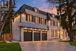 34 GREENGATE ROAD Toronto, ON M3B 1E8