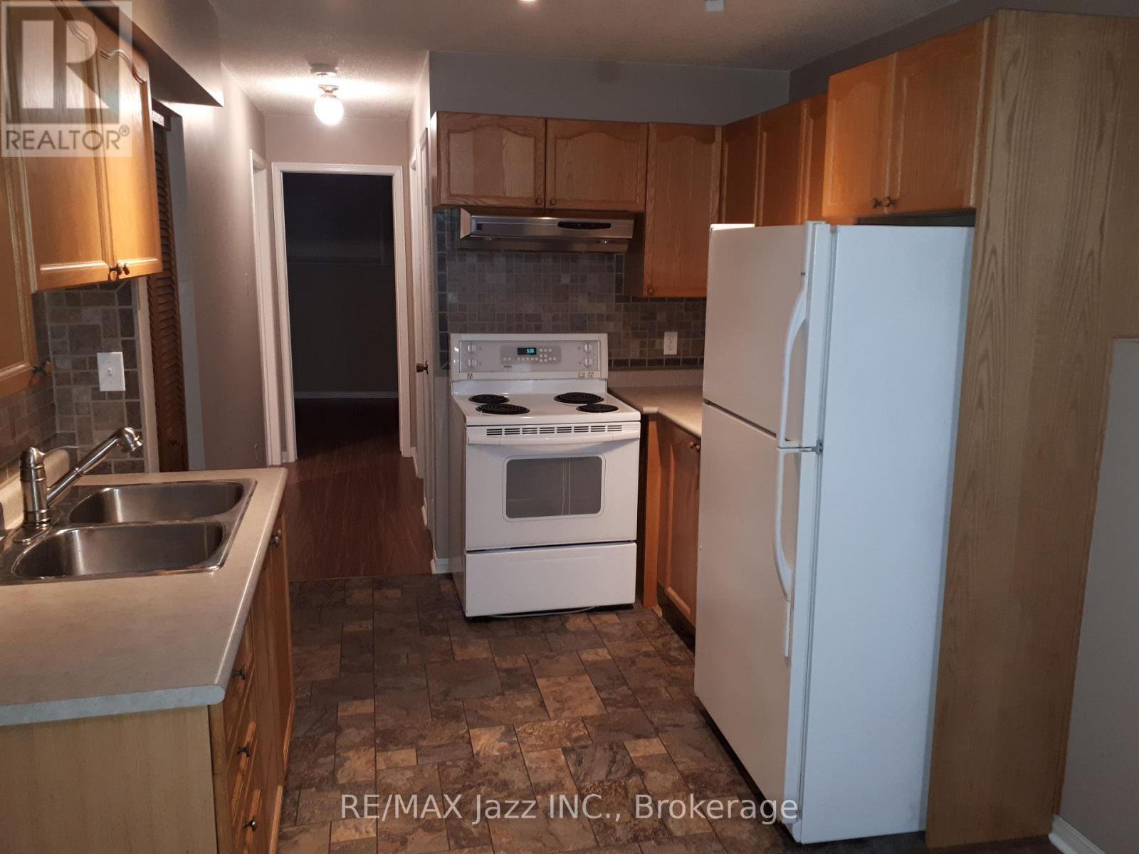 260 Lakeview Park Avenue, Oshawa (Lakeview), ON