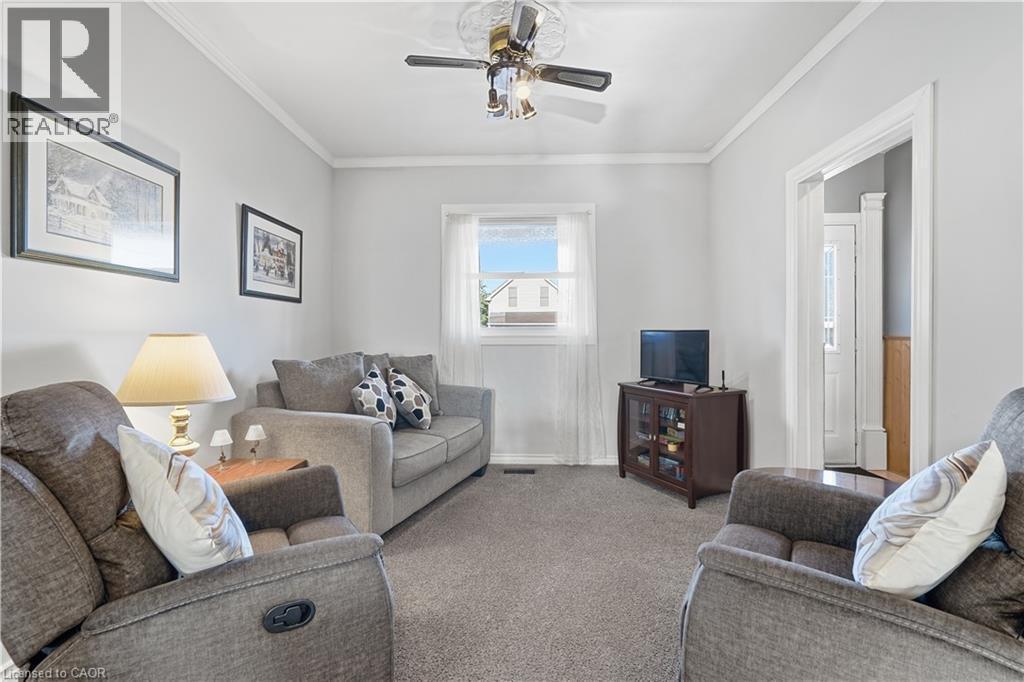 16 Albemarle Street, Hamilton, ON