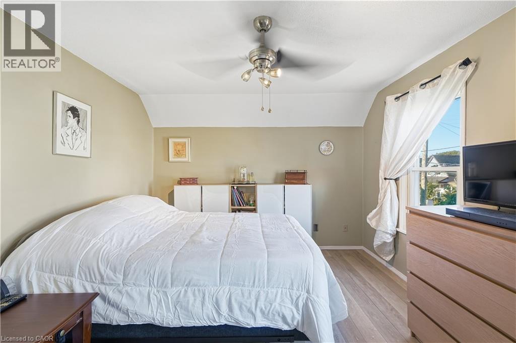 16 Albemarle Street, Hamilton, ON