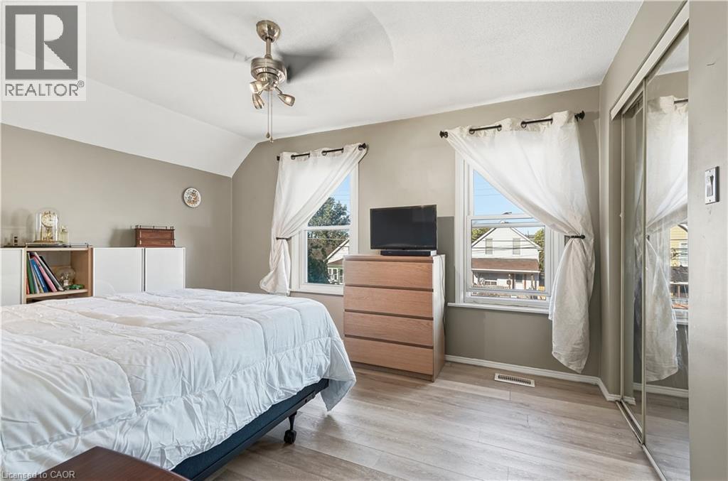 16 Albemarle Street, Hamilton, ON