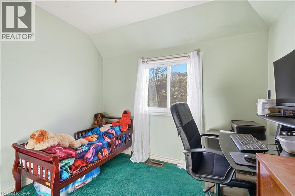 16 Albemarle Street, Hamilton, ON