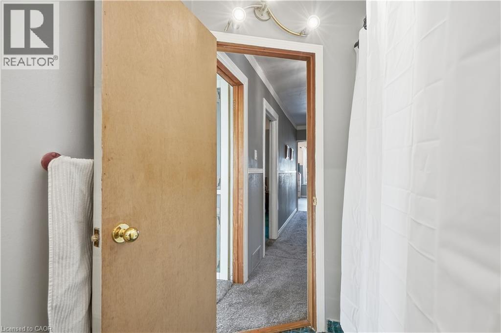 16 Albemarle Street, Hamilton, ON