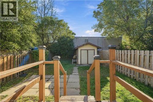 16 Albemarle Street, Hamilton, ON 