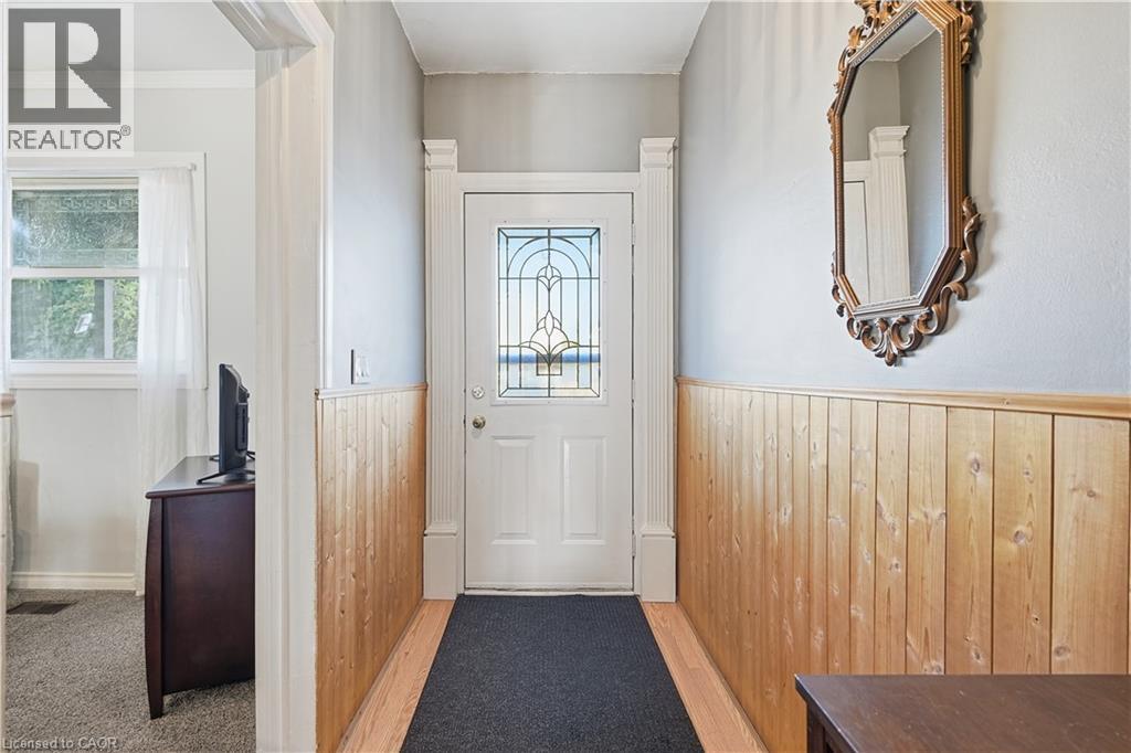 16 Albemarle Street, Hamilton, ON