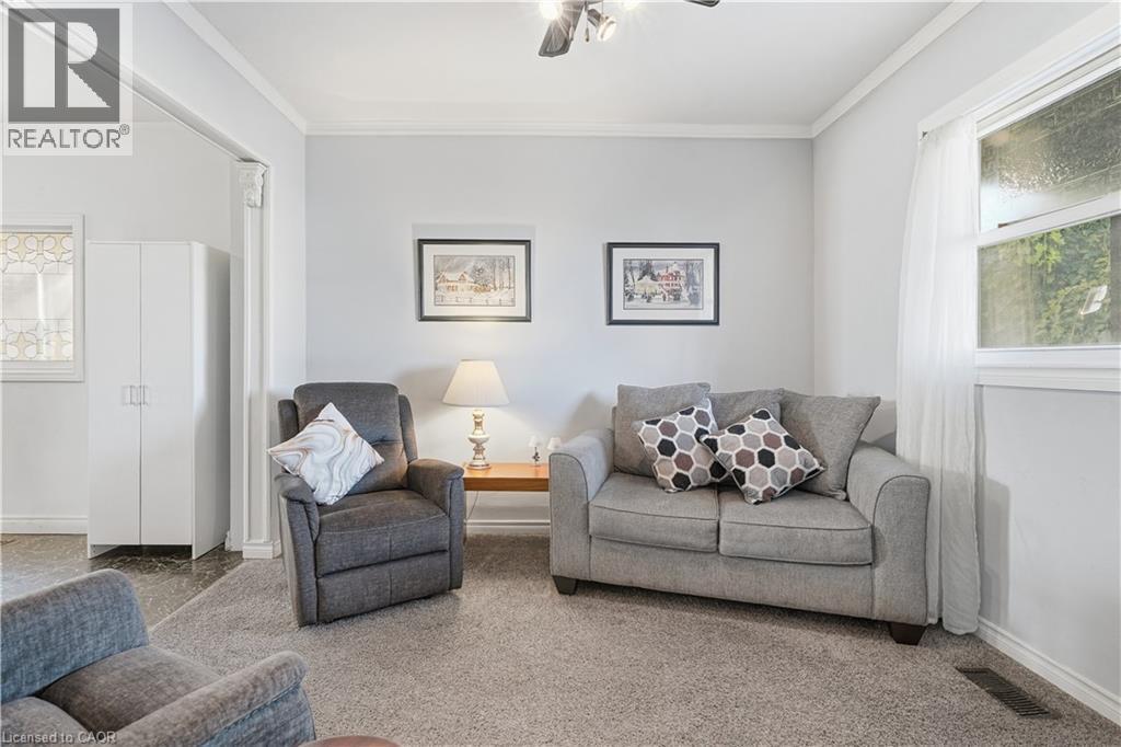 16 Albemarle Street, Hamilton, ON