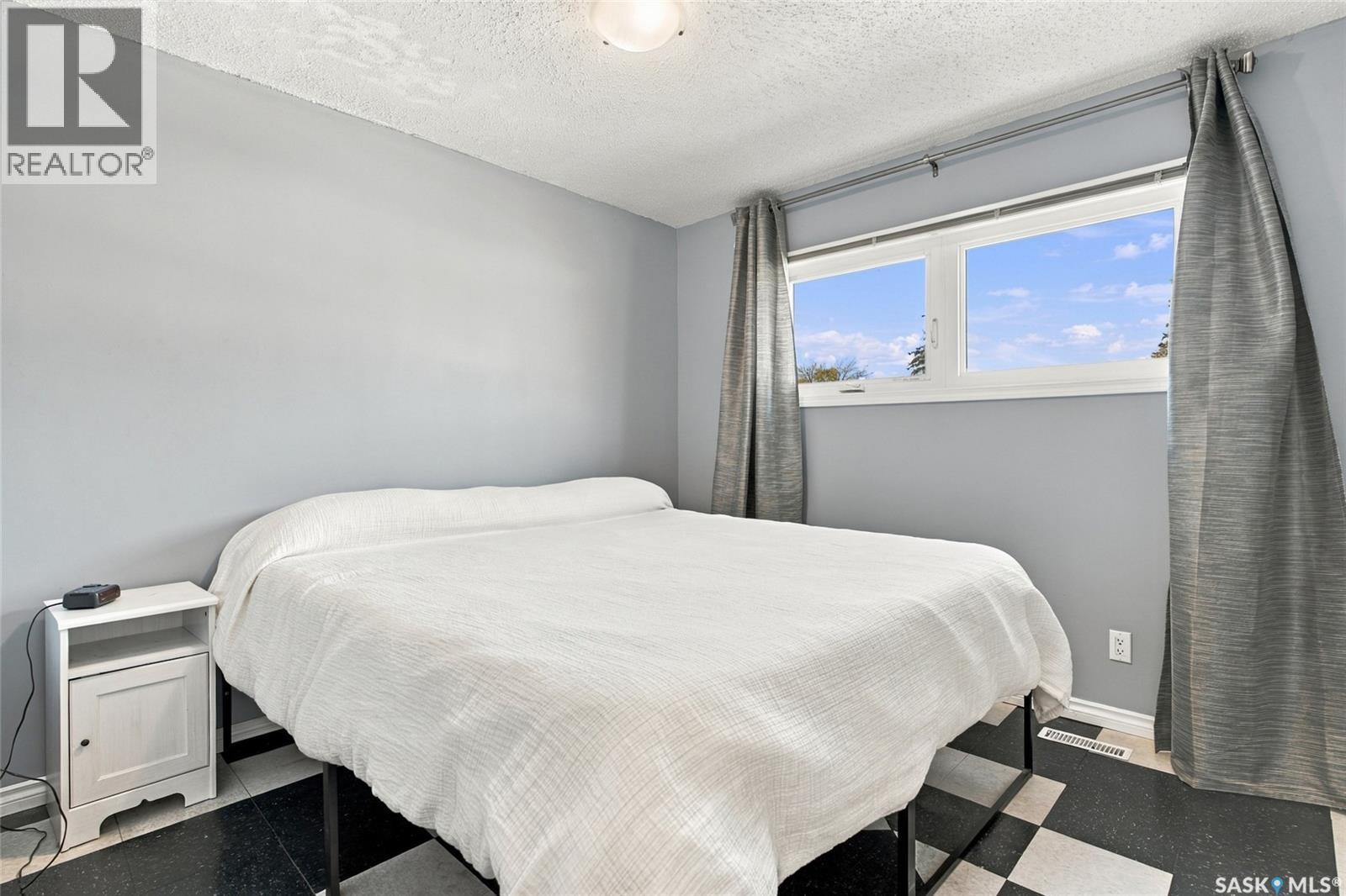 231 Priel Crescent, Saskatoon, SK