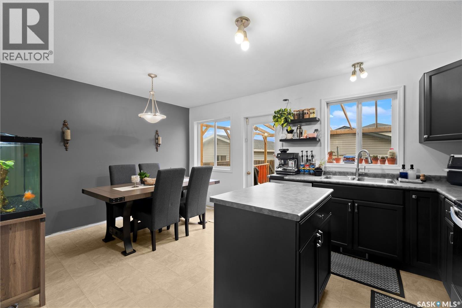 447 Blakeney Crescent, Saskatoon, SK
