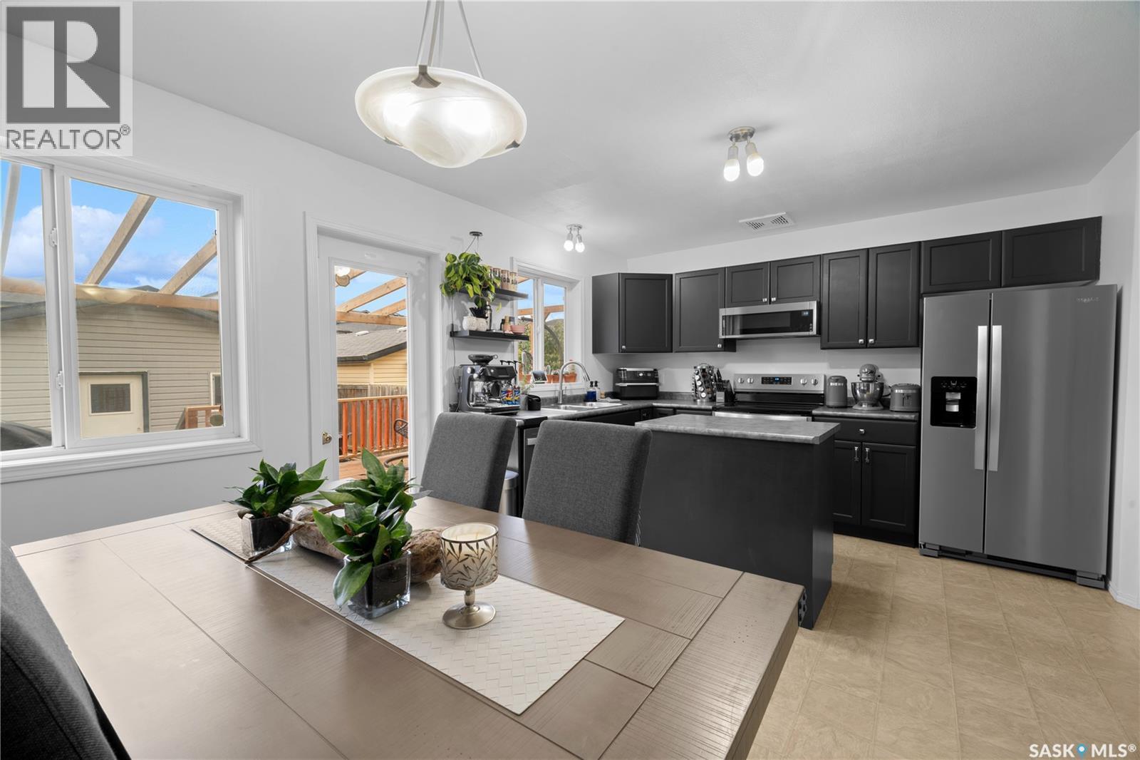 447 Blakeney Crescent, Saskatoon, SK