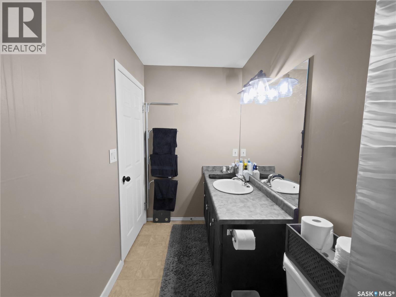 447 Blakeney Crescent, Saskatoon, SK