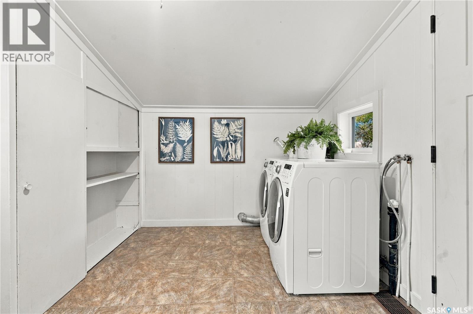 8 Connaught Place, Saskatoon, SK