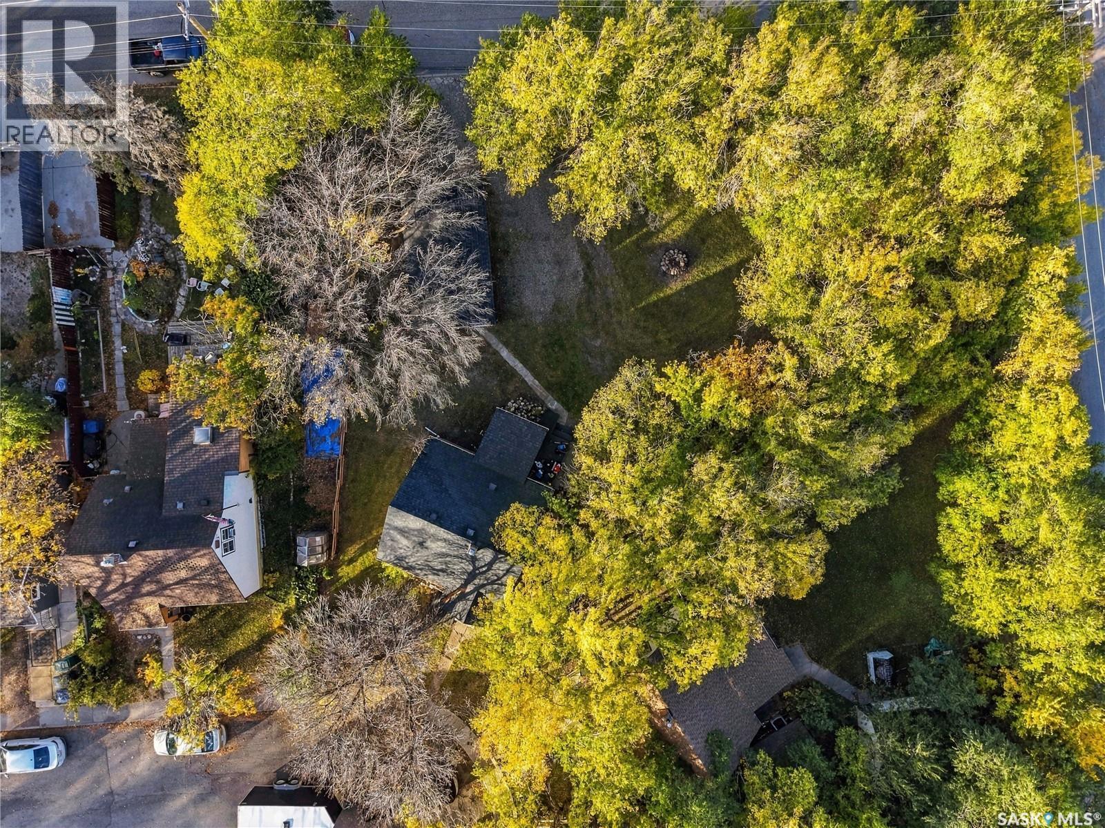 8 Connaught Place, Saskatoon, SK