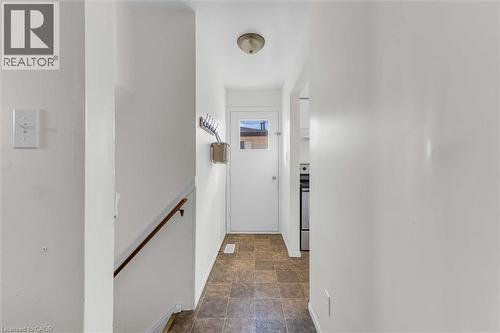 16 Crystal Court, Cambridge, ON 