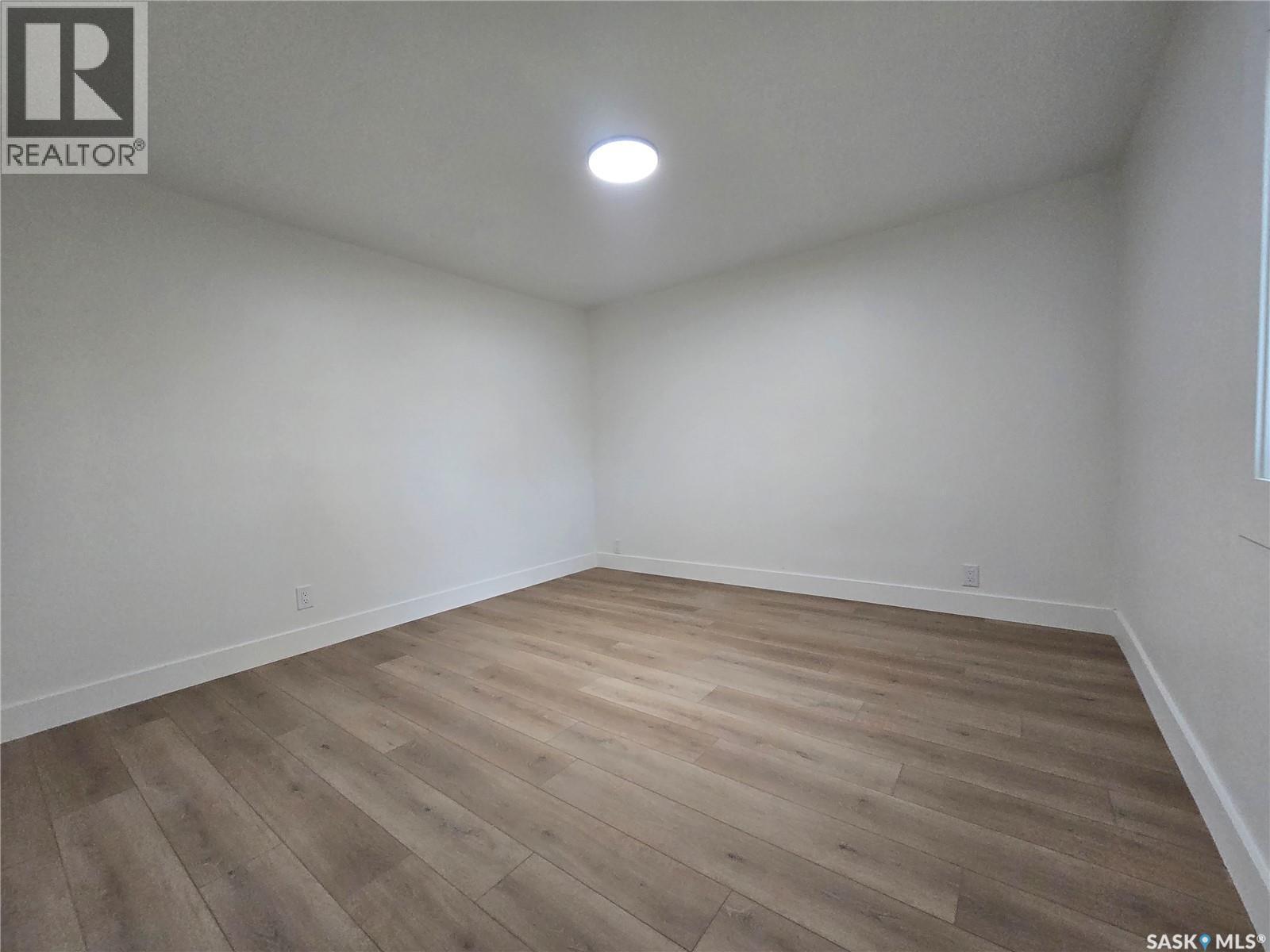 330 3Rd Avenue Se, Weyburn, SK
