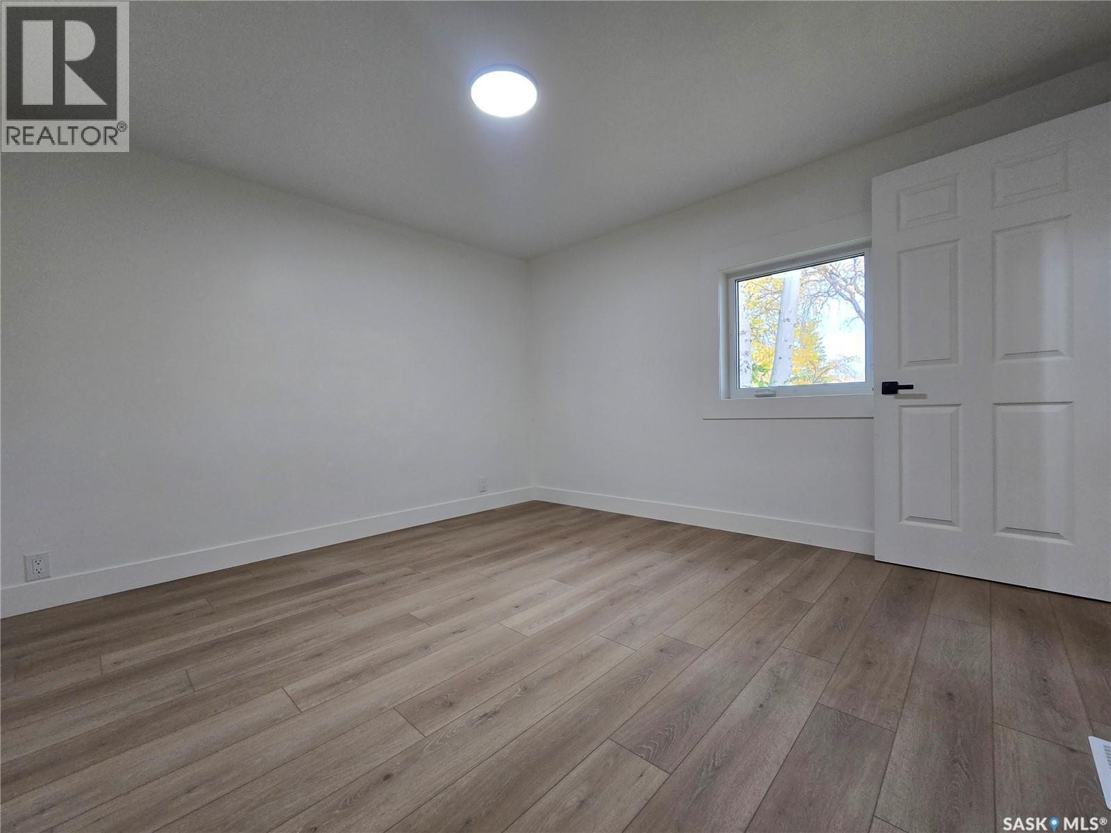 330 3Rd Avenue Se, Weyburn, SK