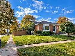 74 CENTREFIELD DRIVE Clarington (Courtice), ON L1E 1K7
