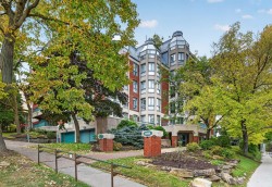 104-1001 Boul. Mont-Royal Montréal (Outremont), QC H2V 2H4