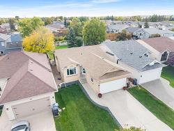 22 Cedar Glen Road  Winnipeg, MB R3Y 1R1