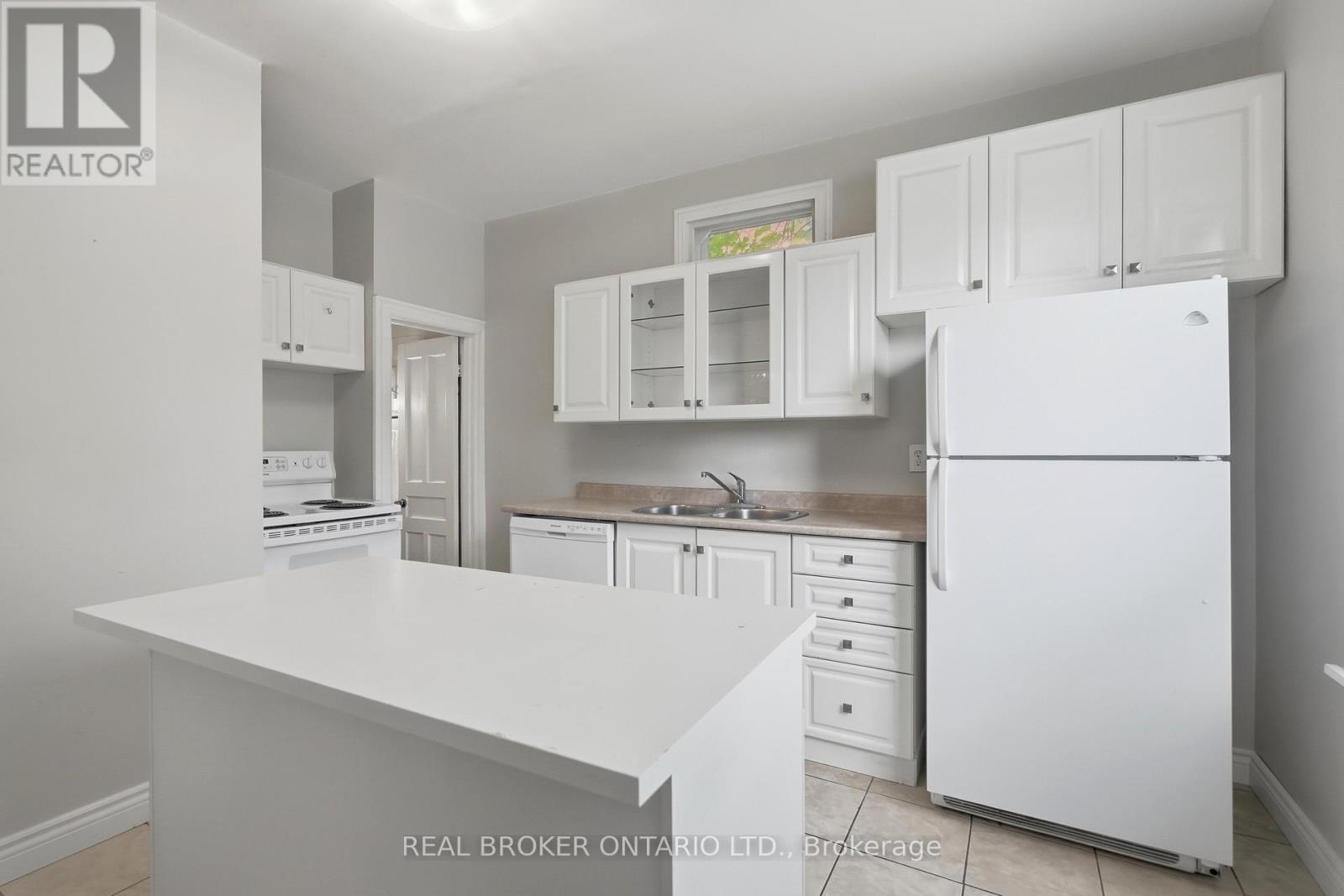 418 Main Street W, Hamilton, ON