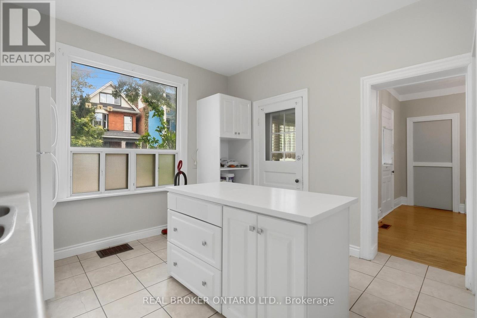 418 Main Street W, Hamilton, ON