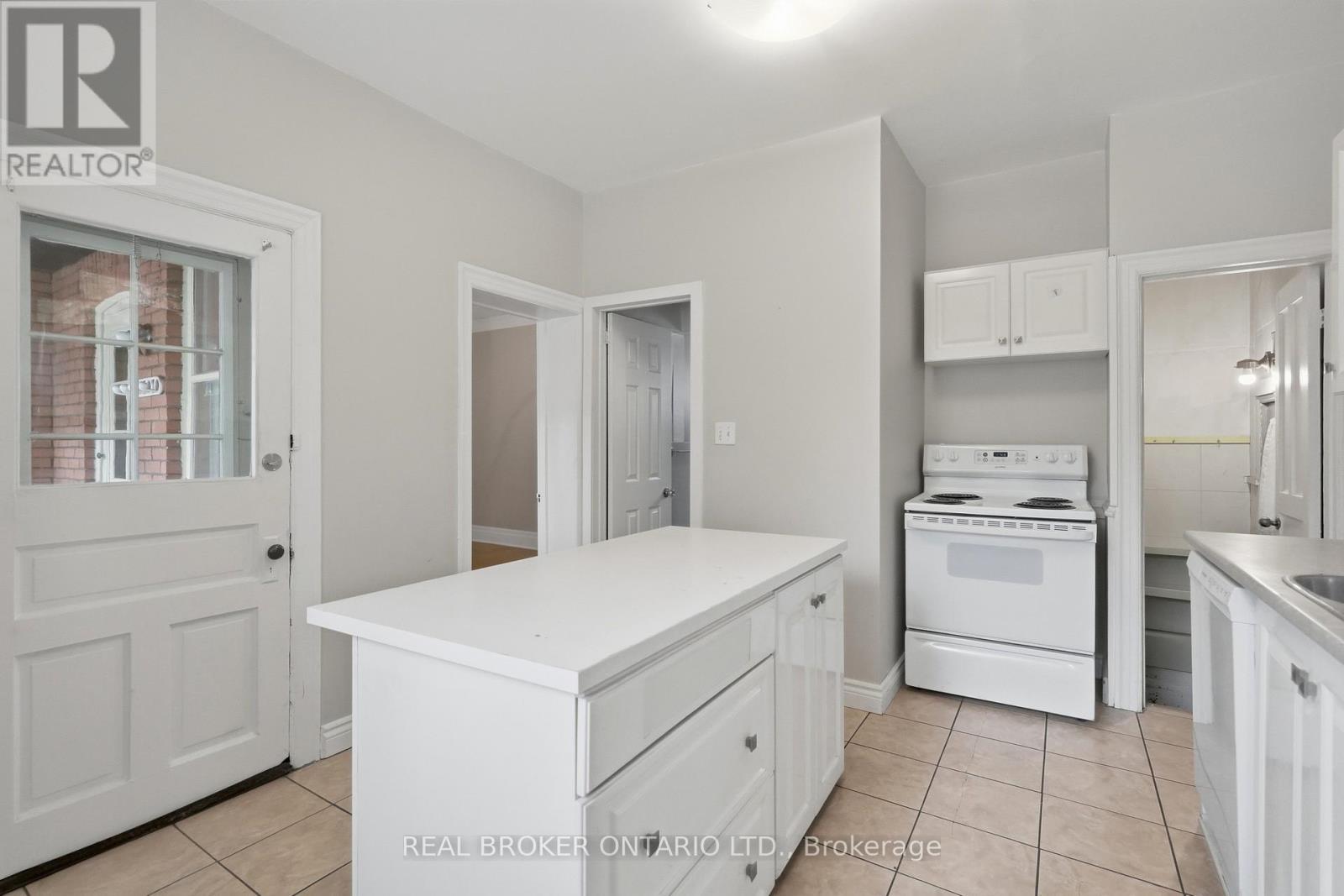 418 Main Street W, Hamilton, ON