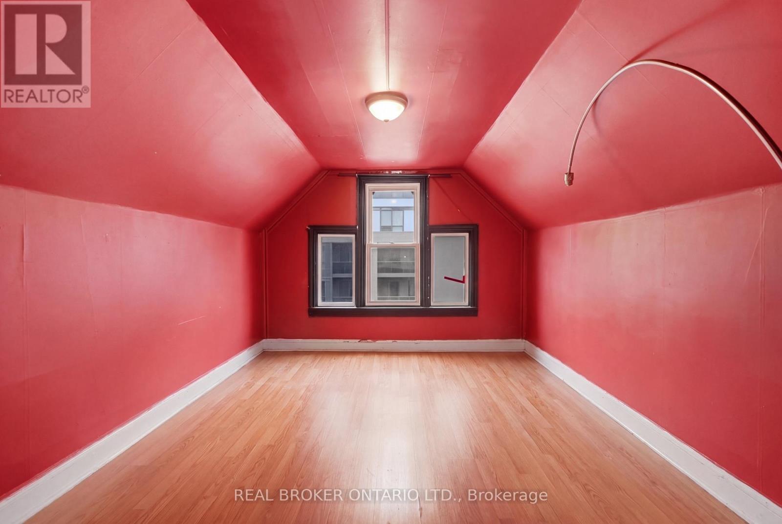 418 Main Street W, Hamilton, ON