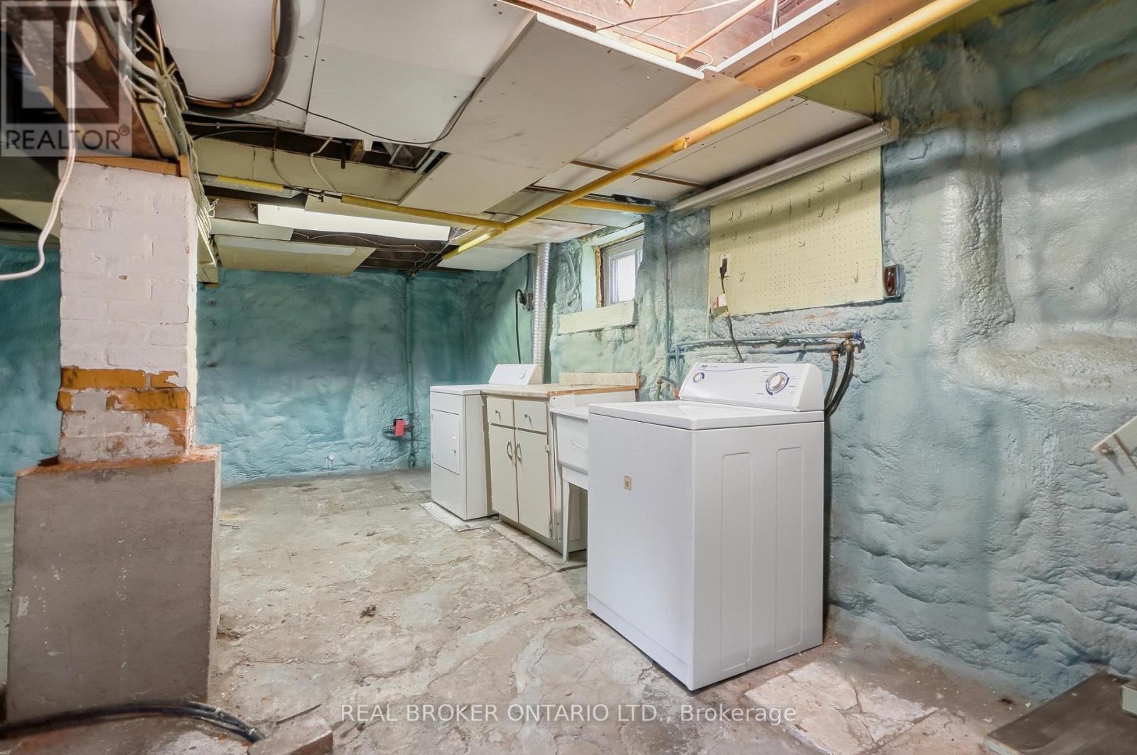 418 Main Street W, Hamilton, ON