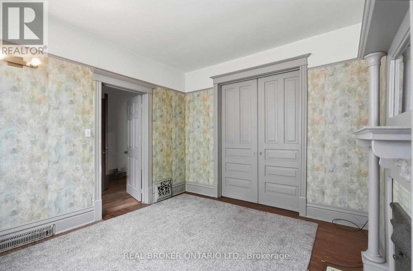 418 Main Street W, Hamilton, ON