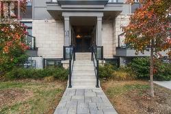 213 - 30 HALLIFORD PLACE Brampton, ON L6P 4R1