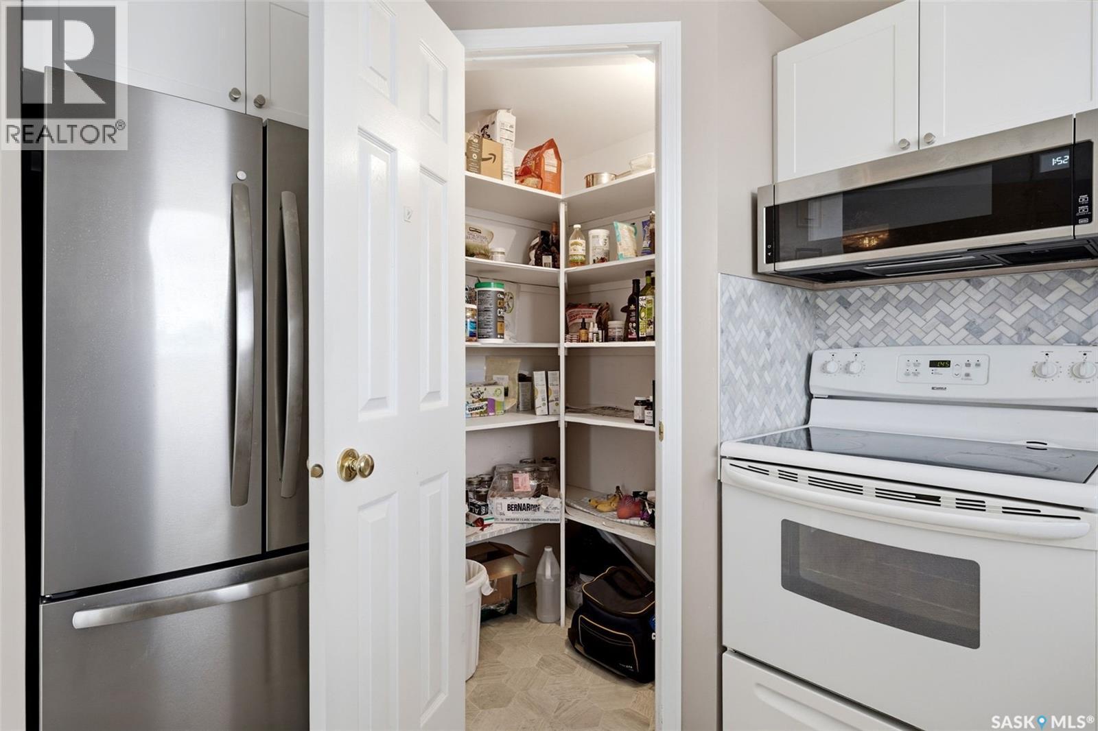 8126 Sherwood Drive, Regina, SK