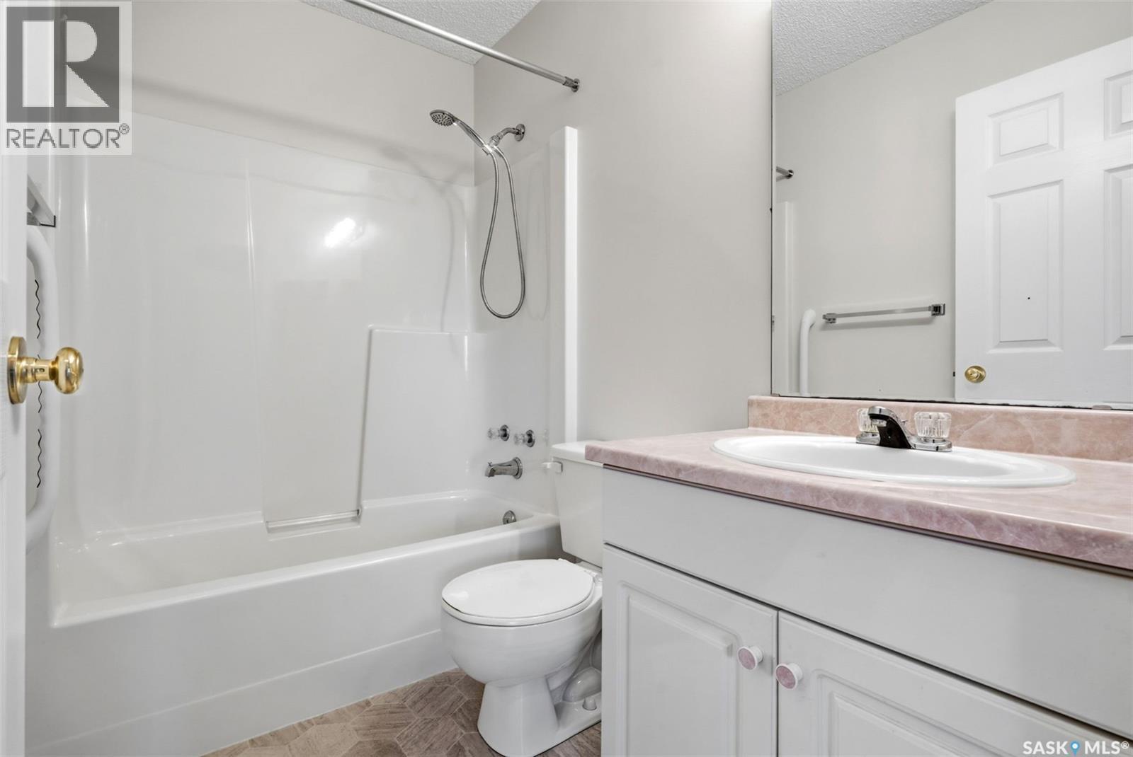8126 Sherwood Drive, Regina, SK