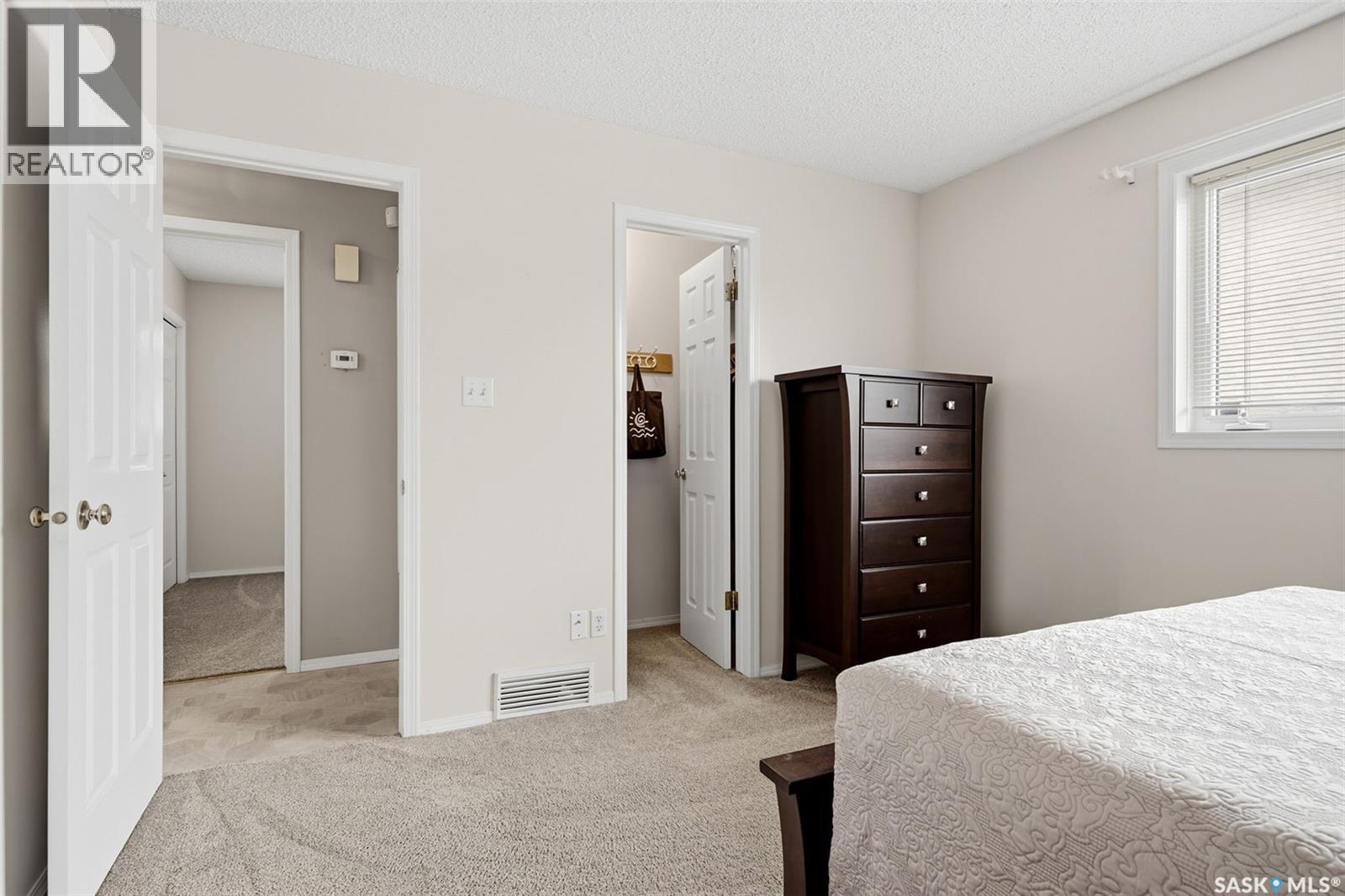 8126 Sherwood Drive, Regina, SK