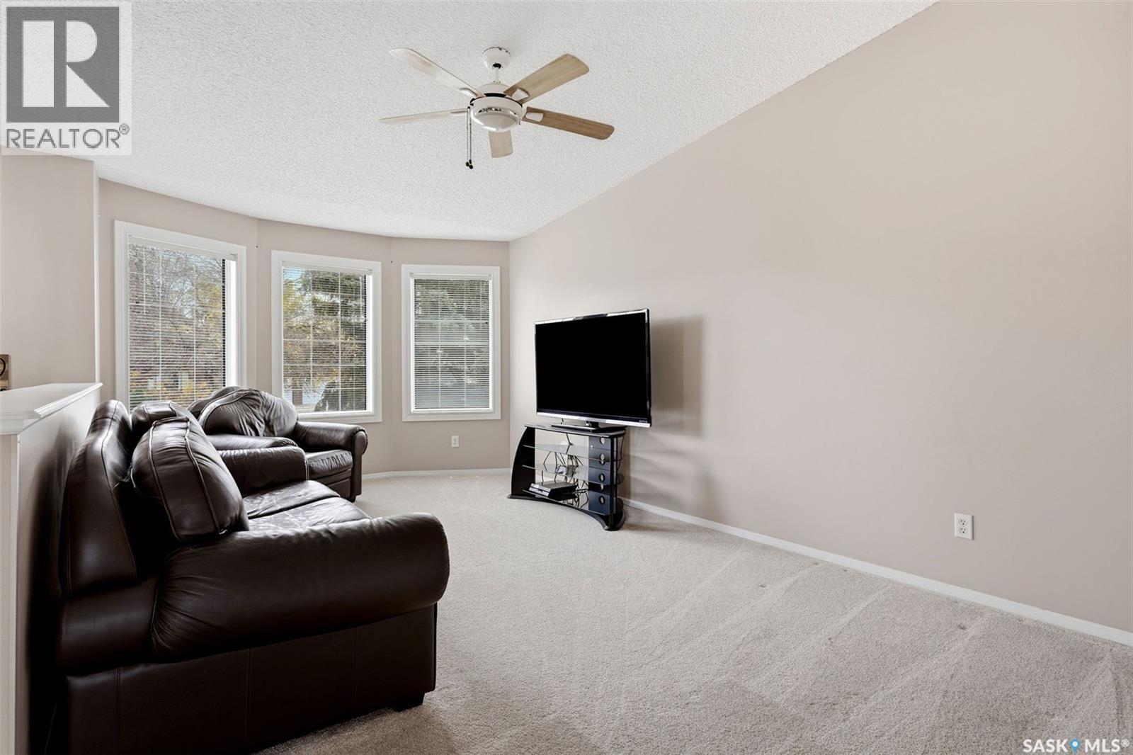 8126 Sherwood Drive, Regina, SK
