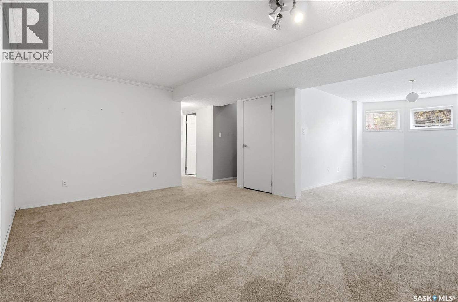 8126 Sherwood Drive, Regina, SK