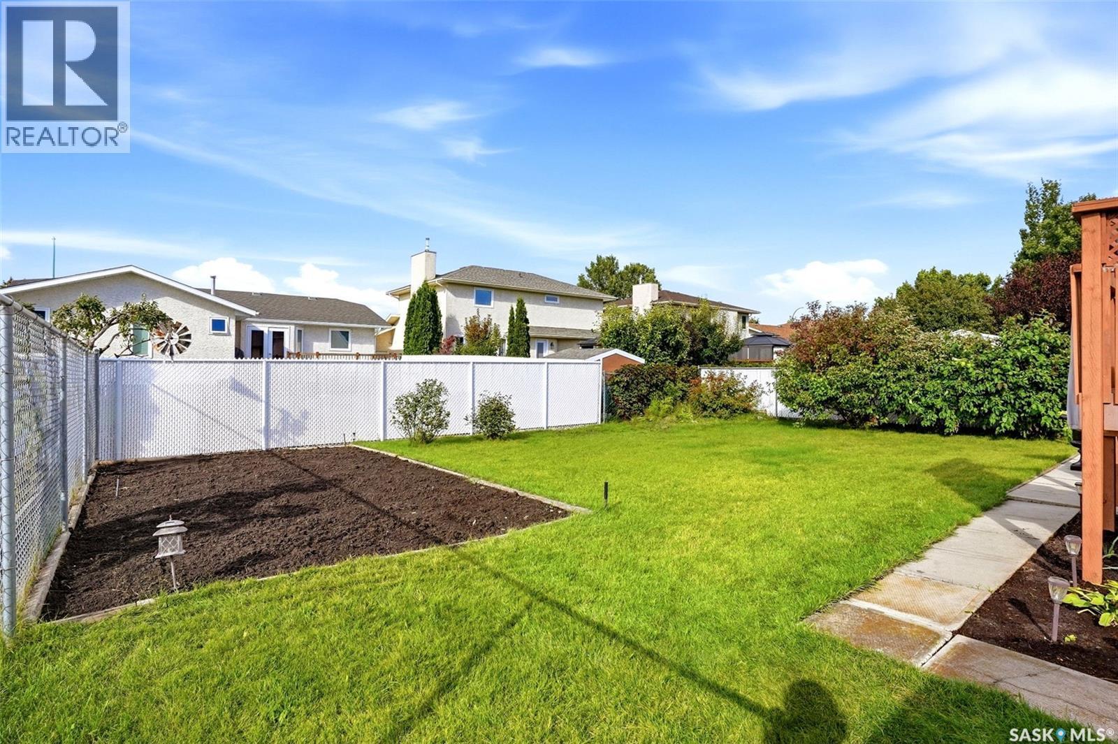 8126 Sherwood Drive, Regina, SK