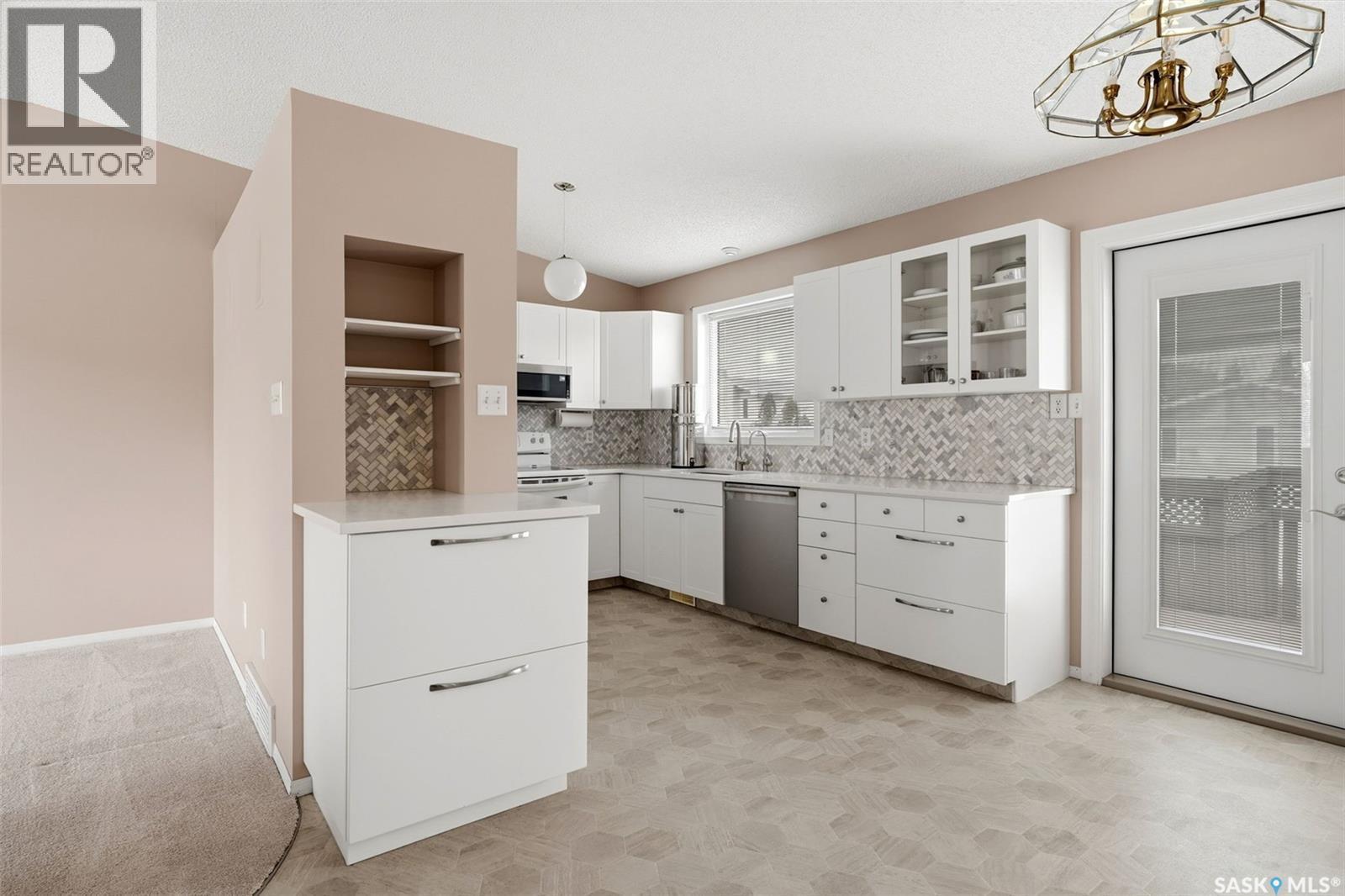 8126 Sherwood Drive, Regina, SK