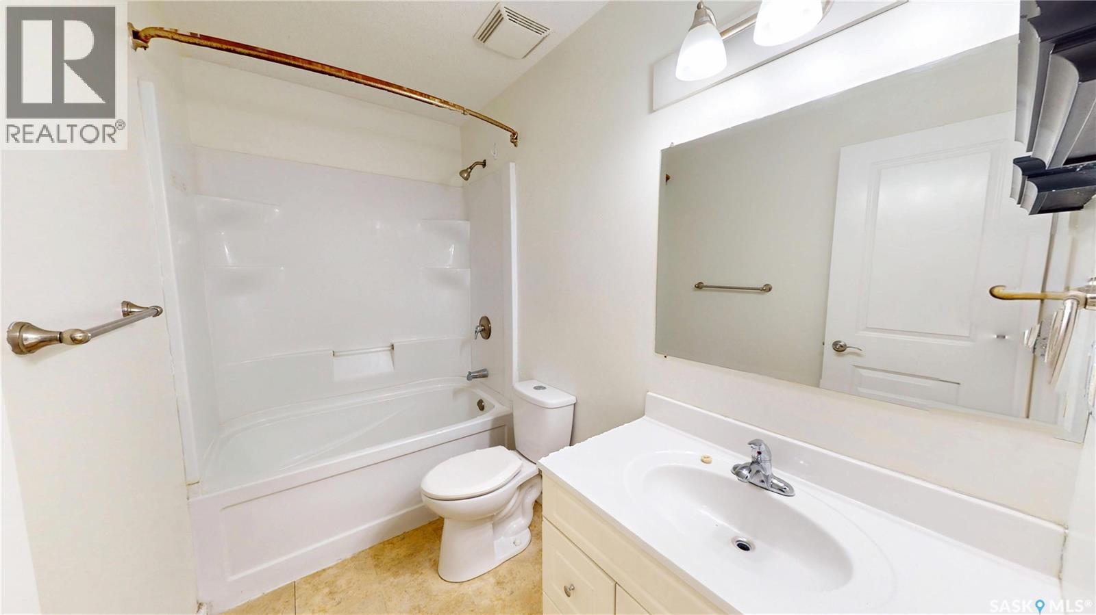 4 Carleton Drive, Saskatoon, SK