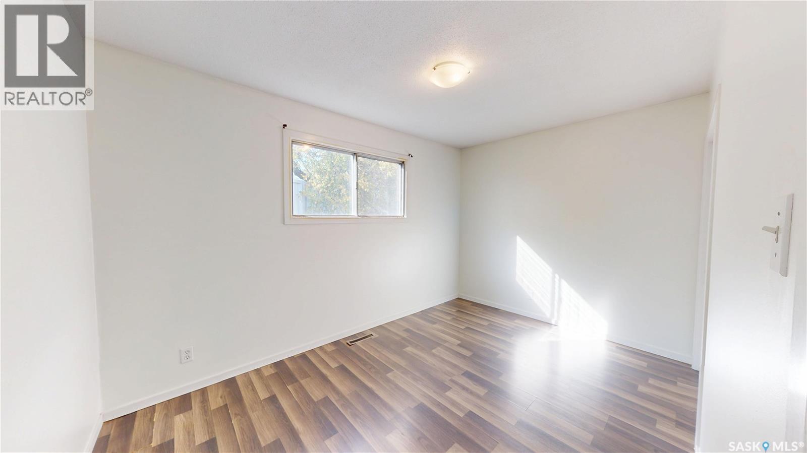 4 Carleton Drive, Saskatoon, SK