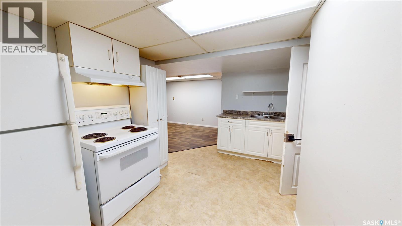 4 Carleton Drive, Saskatoon, SK