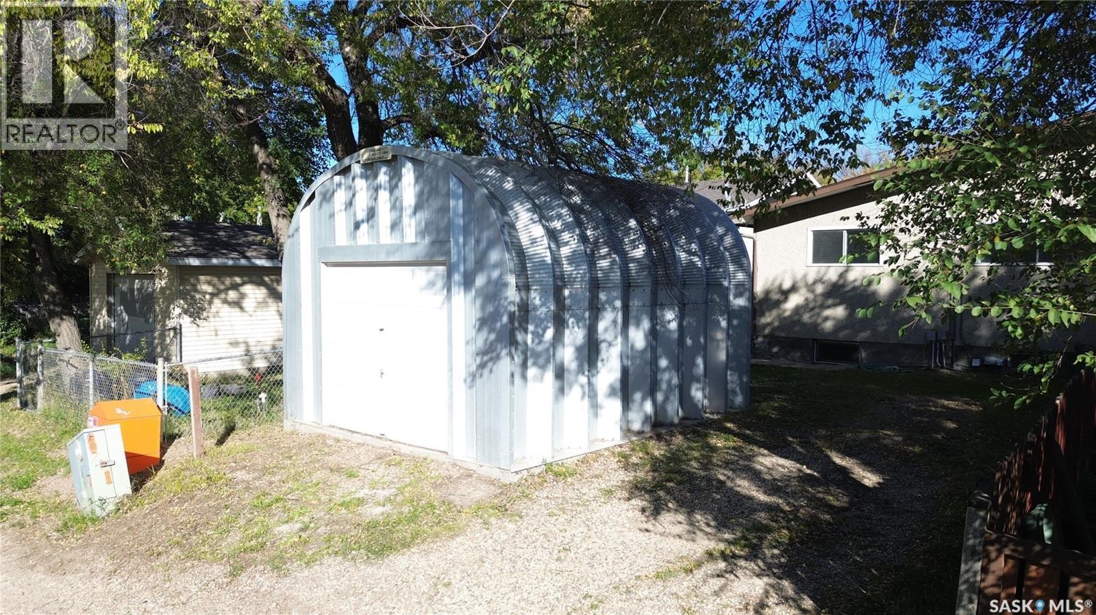 4 Carleton Drive, Saskatoon, SK