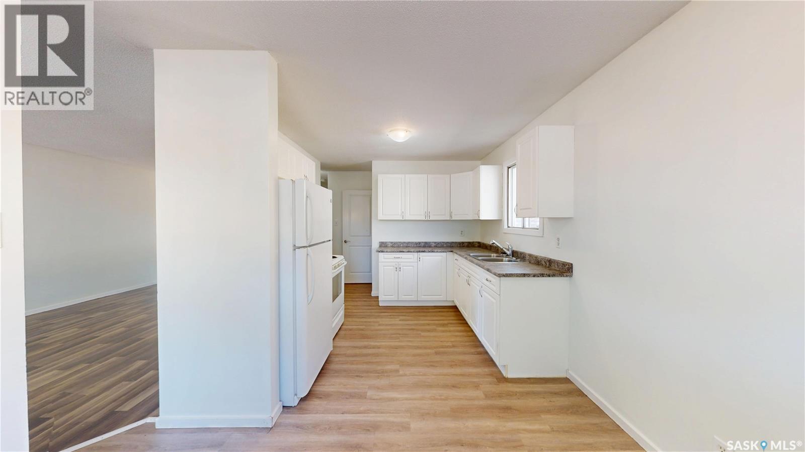 4 Carleton Drive, Saskatoon, SK