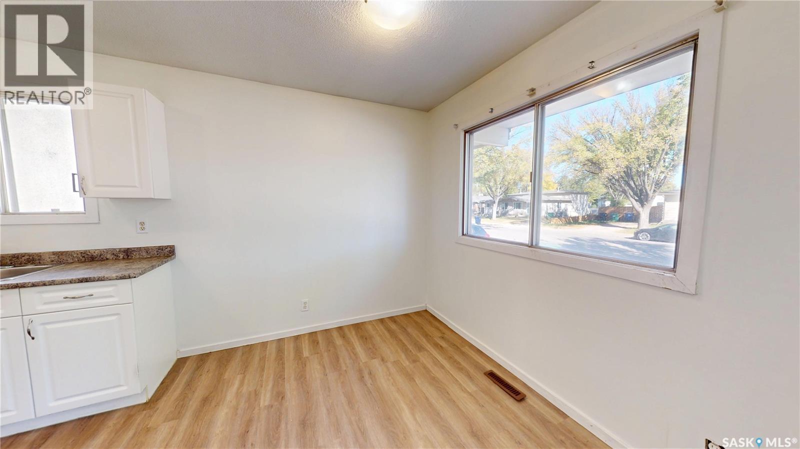 4 Carleton Drive, Saskatoon, SK