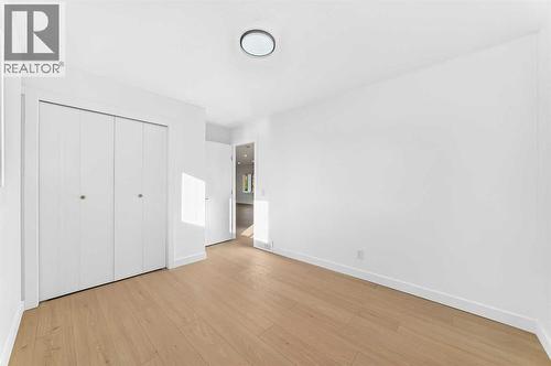 911 Penmeadows Road Se, Calgary, AB 