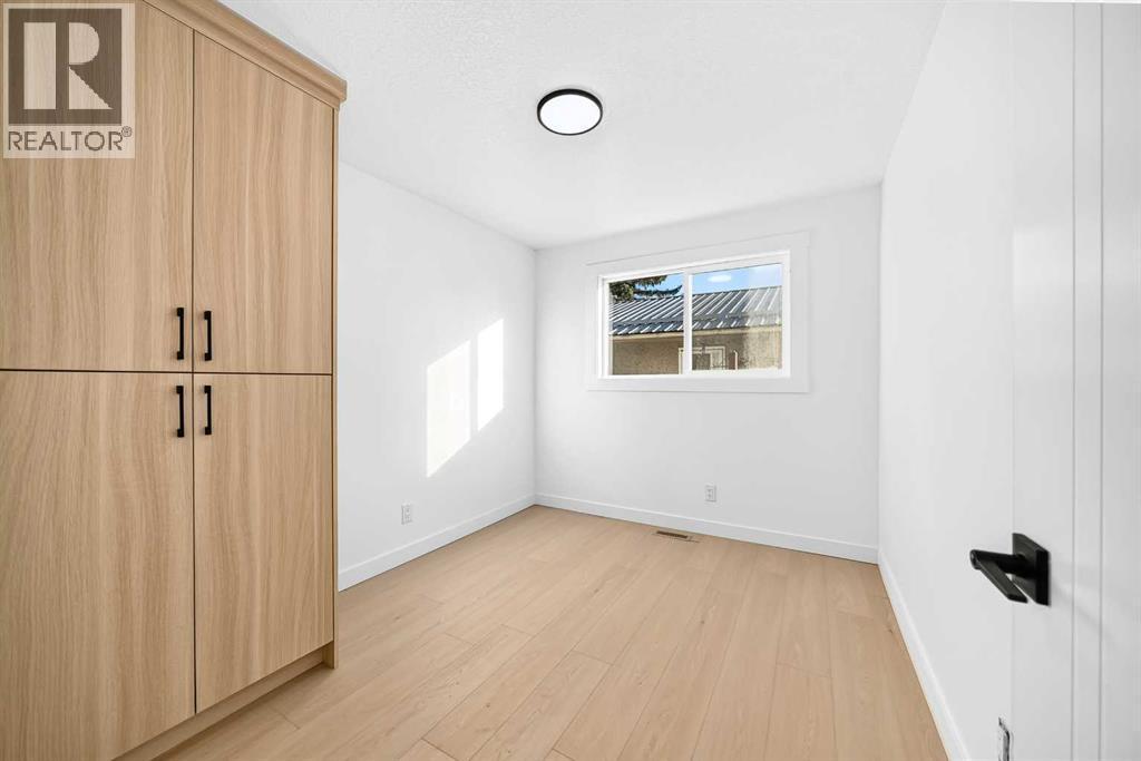 911 Penmeadows Road Se, Calgary, AB