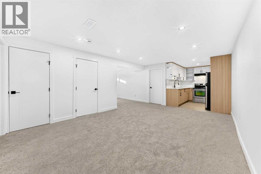 911 Penmeadows Road Se, Calgary, AB